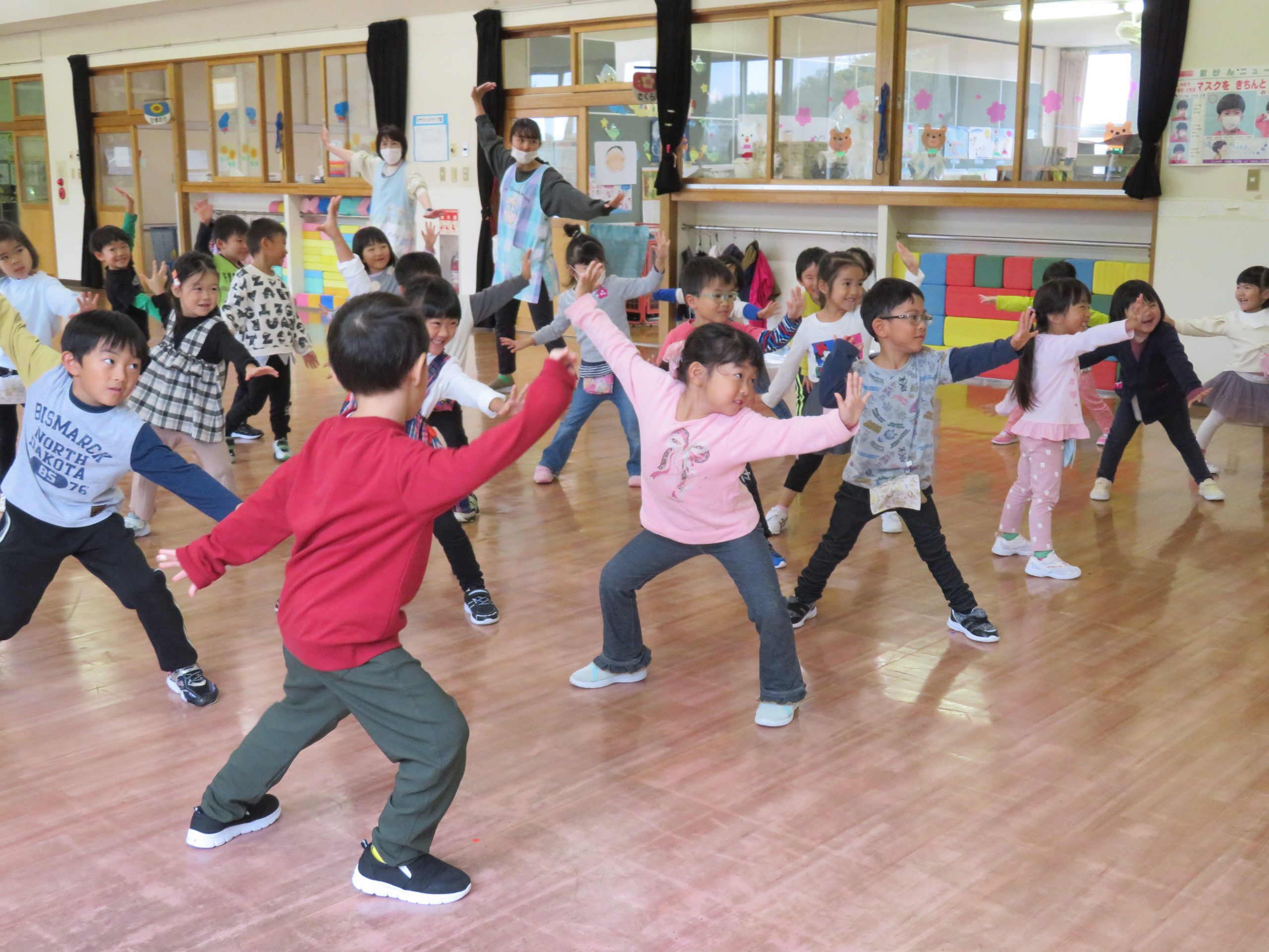 青の煌めきダンスを踊りました！