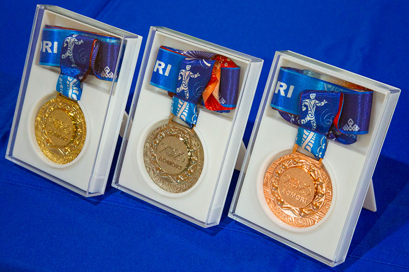 2026AOMORI 「参加章」と「メダル」のご紹介 – 青の煌（きら）めき